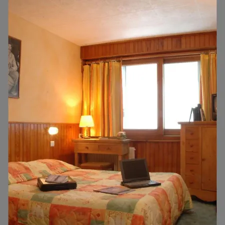 Gergovia 2* Super Besse