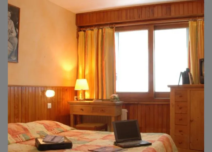 Gergovia 2* Super Besse